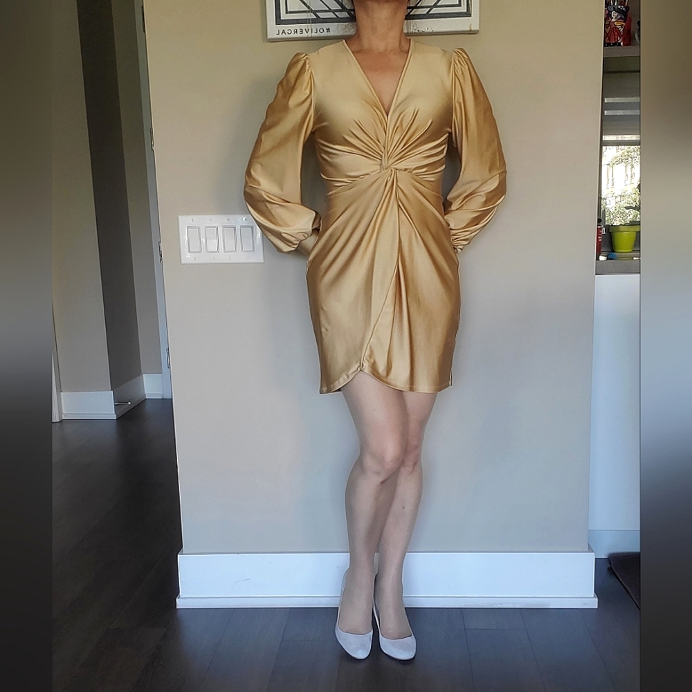 👑 5X HOST PICK 👑 Chelsea Golden Mini Dress 💛